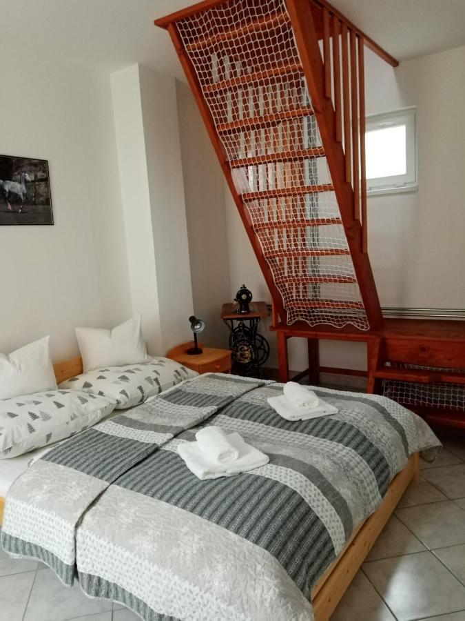 Eoetvoes Nyaralo Villa Siofok Dış mekan fotoğraf