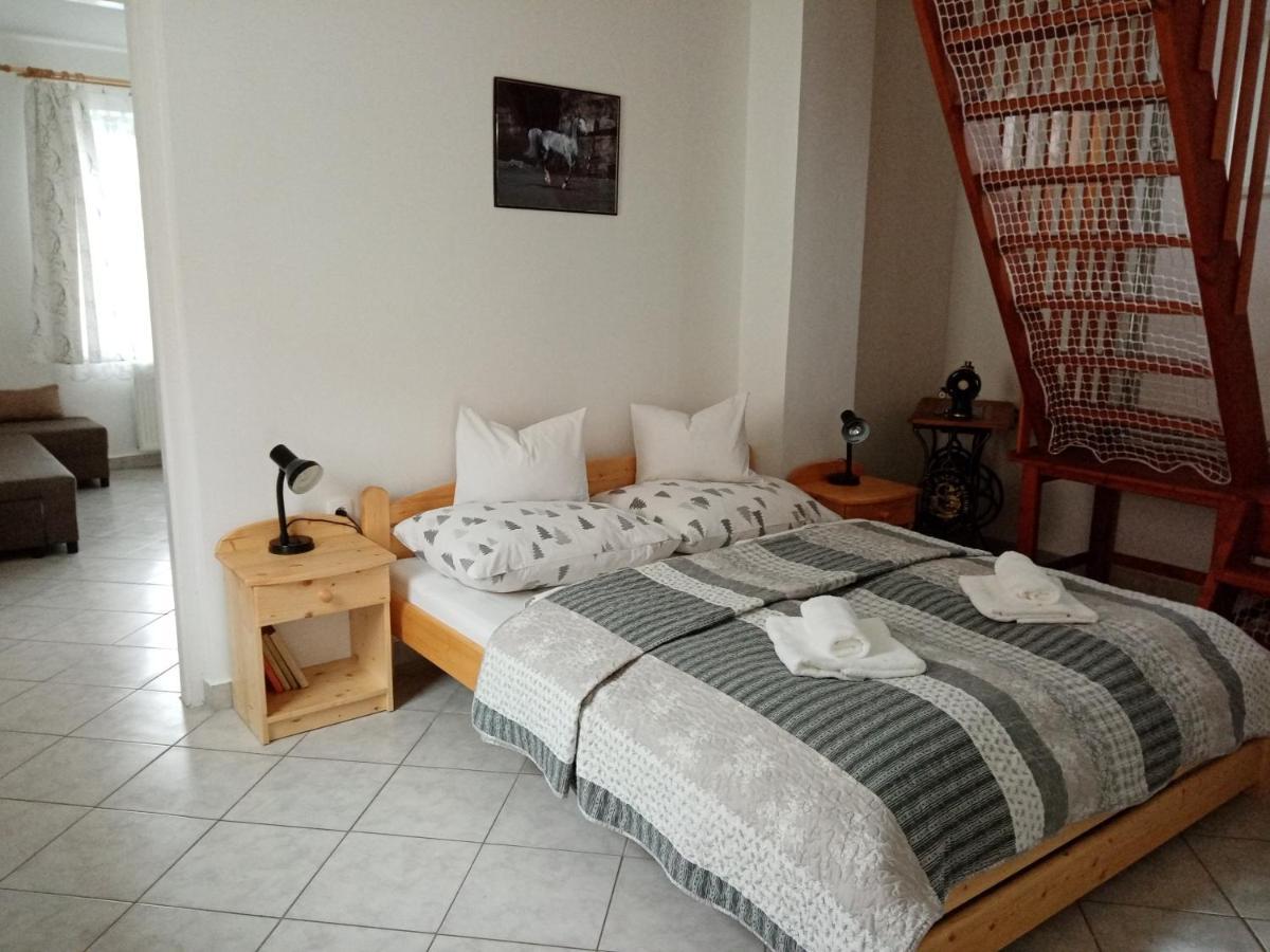 Eoetvoes Nyaralo Villa Siofok Dış mekan fotoğraf